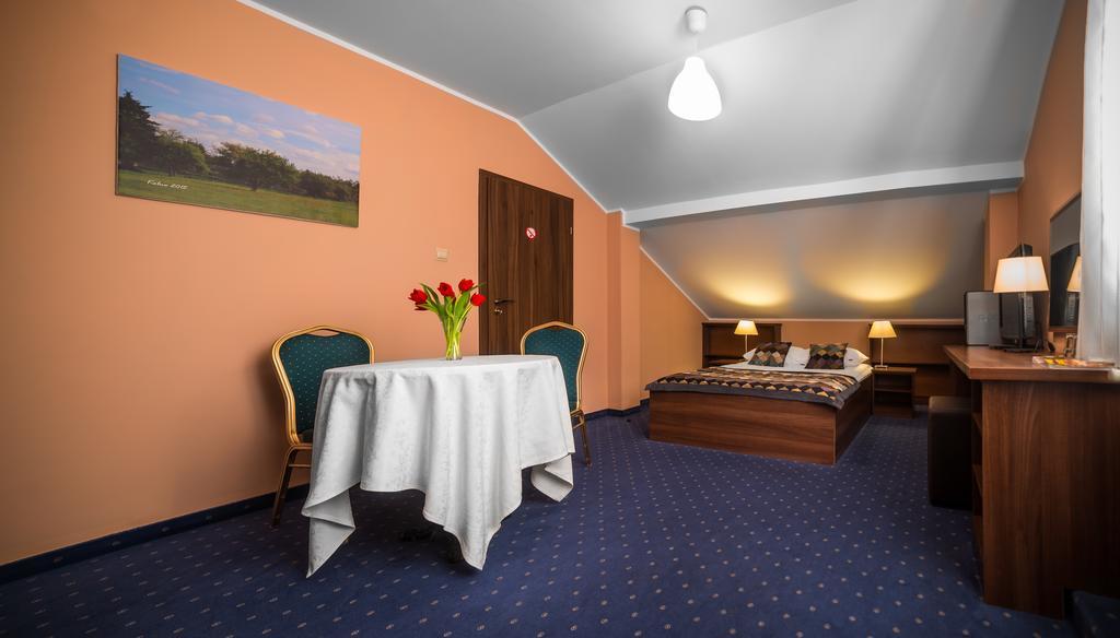 Hotel Colnus Kolno  Exteriér fotografie